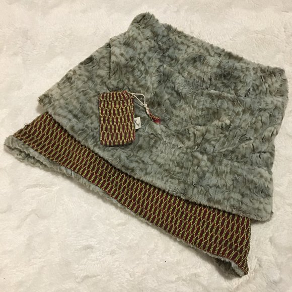 Elfarrow Faux Fur Red and Lime Long Honeycomb Reversible Neck Warmer - Picture 3 of 12